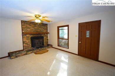 186 Hemlock Dr, Deep Gap, NC 28618 - photo 3