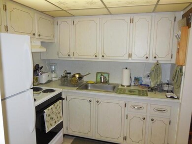 389 Windsor Q, West Palm Beach, FL 33417 - photo 4