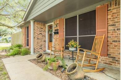 1705 Sherwood Cir, Alvin, TX 77511 - photo 3