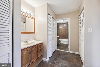 1000 Rollins Ave, Capitol Heights, MD 20743 - photo 4