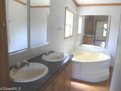 580 Roman Rd, Asheboro, NC 27205 - photo 6