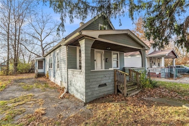 3018 E 128th St, Cleveland, OH 44120 - photo 2