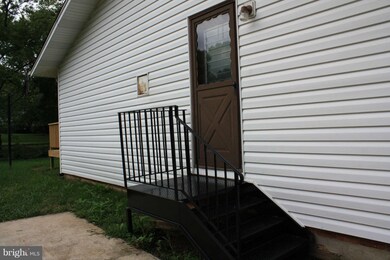 6843 Trexler Rd, Lanham, MD 20706 - photo 3