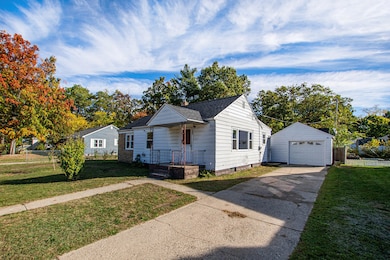 960 Carlton St, Muskegon, MI 49442 - photo 3