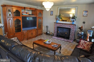 459 N Main St, Red Lion, PA 17356 - photo 4