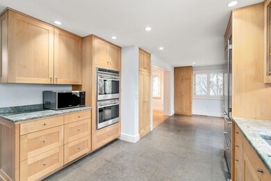 102 Byron Rd, Weston, MA 02493 - photo 6