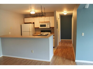 412 Hildred Dr, Burlington, VT 05401 - photo 2