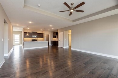 9725 Marnewood Dr, Johnston, IA 50131 - photo 5