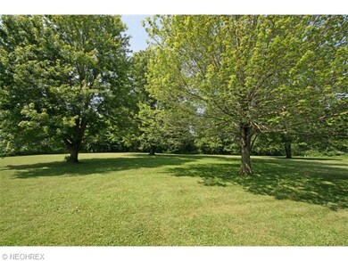 Beautiful back yard to enjoy.