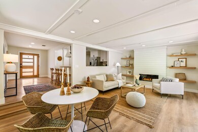 Living room & entry - 3070 Lucinda Ln