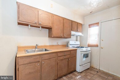 3929 Rokeby Rd, Baltimore, MD 21229 - photo 7