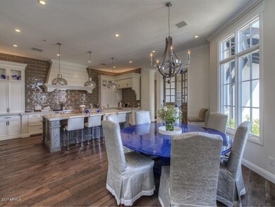 005_Casual Dining ~ Kitchen