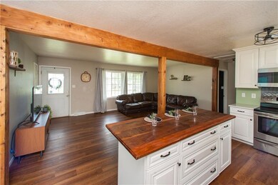 410 NW 50th Place, Des Moines, IA 50313 - photo 3