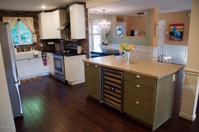 Wide Open Kitchen