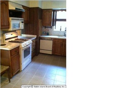 17 Dudley Ave, Staten Island, NY 10301 - photo 5