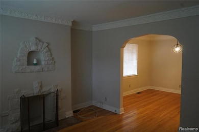 7010 Thatcher St, Detroit, MI 48221 - photo 7