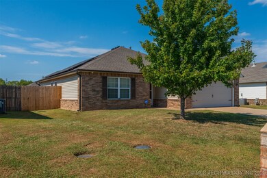 9222 S 251st East Ave, Broken Arrow, OK 74014 - photo 2