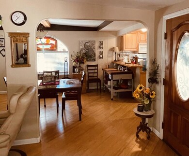 living room to dinning room