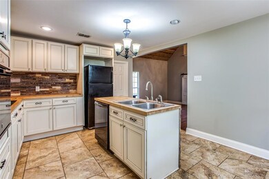 1322 W Sears St, Denison, TX 75020 - photo 4