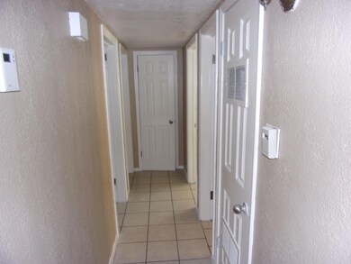 1611 Globe Cir, El Paso, TX 79915 - photo 5