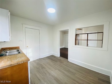 1246 Edison Ave, Akron, OH 44301 - photo 6