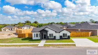 1585 Los Alamos St, Brownsville, TX 78521 - photo 6