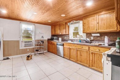 15-305 Court St-15