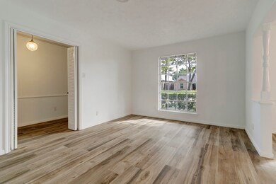 1611 Droxford Dr, Houston, TX 77008 - photo 6