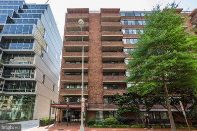 The Gibson unit 604, Washington, DC 20037 - photo 2