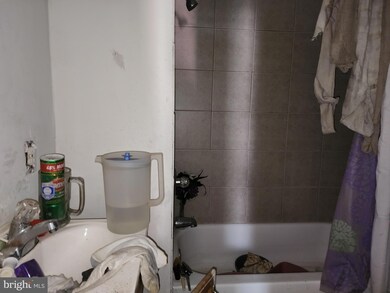 1315 W Lafayette Ave, Baltimore, MD 21217 - photo 6