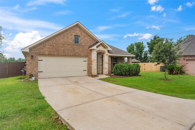 3827 Willow Breeze Cir, Needville, TX 77461 - photo 2