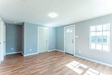 108 Monroe St, Cleburne, TX 76033 - photo 4