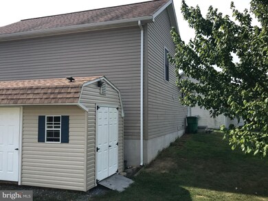 3833 Mountain Shadow Cir, Fayetteville, PA 17222 - photo 3