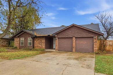 612 NE 14th St, Moore, OK 73160 - photo 4