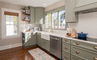 26 Vernon Ave, Newport, RI 02840 - photo 2