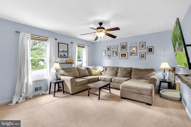 39620 Walnut Cir, Mechanicsville, MD 20659 - photo 2