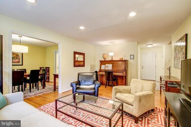 8809 Honeybee Ln, Bethesda, MD 20817 - photo 7