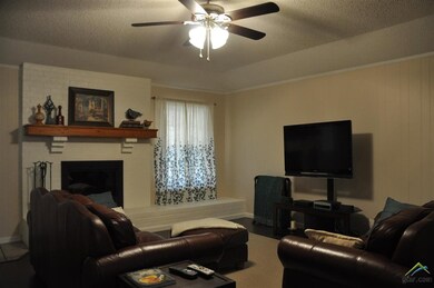 15598 Nell Lynn Ln, Tyler, TX 75707 - photo 5