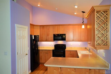 1643 NW Ivy Ave, Redmond, OR 97756 - photo 2