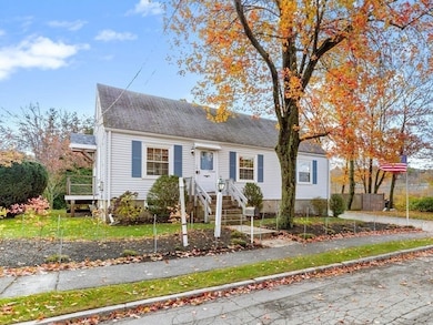 10 Wolcott St, Wakefield, MA 01880 - photo 3