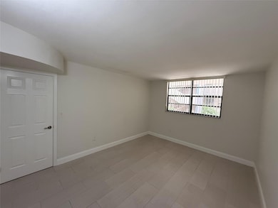 1001 Colony Point Cir unit 107, Pembroke Pines, FL 33026 - photo 6