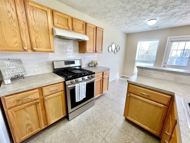 1404 Barras St, Alvin, TX 77511 - photo 6