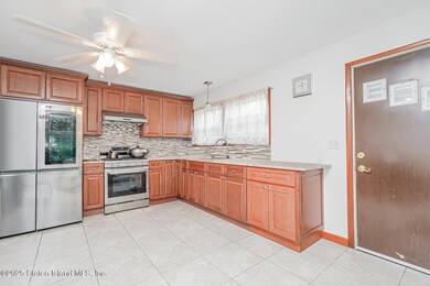 124 Dutchess Ave, Staten Island, NY 10304 - photo 7