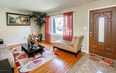 8302 Silverbell Ave, Louisville, KY 40228 - photo 7