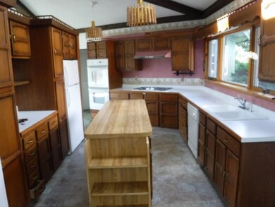 37 Ippolitos Dr, Colebrook, NH 03576 - photo 5