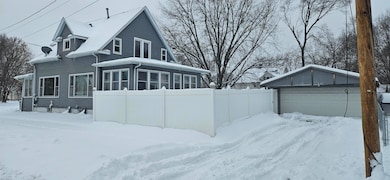 233 Quincy St, Waterloo, IA 50703 - photo 2