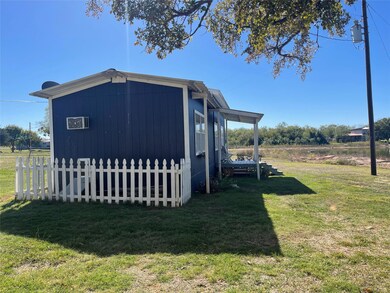Picket fence, doggy door & ramp, covered porch, st