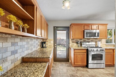 3907 Spring Garden Dr, Pearland, TX 77584 - photo 7