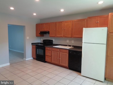 612 Kittendale Cir, Middle River, MD 21220 - photo 2