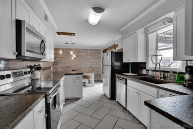 1112 N Meadow Dr, Ardmore, OK 73401 - photo 2